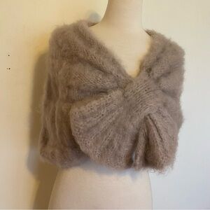 Syma Perz Faux Fur Shawl Grey